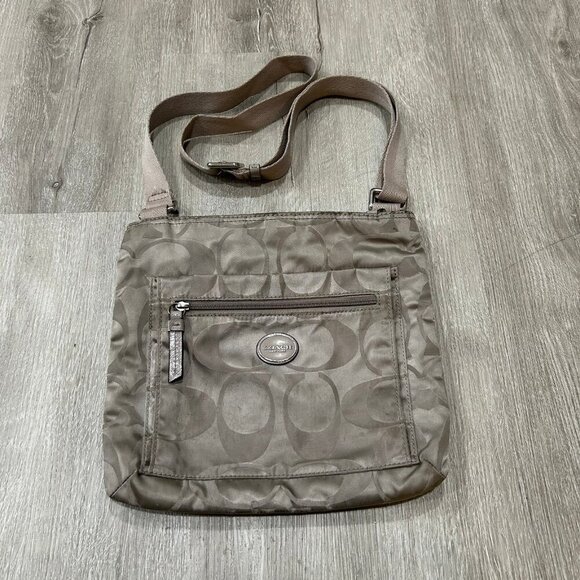 Coach Authentic Signature Getaway Nylon Adjustable Crossbody Bag Purse Grey - Picture 1 of 6